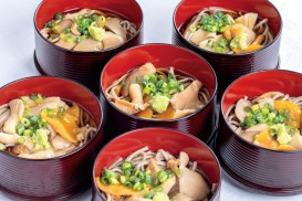 冷やしきのこ蕎麦