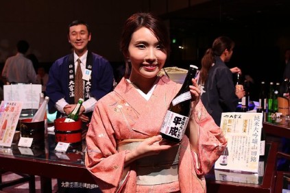 準ミス日本酒　児玉アメリア彩さん