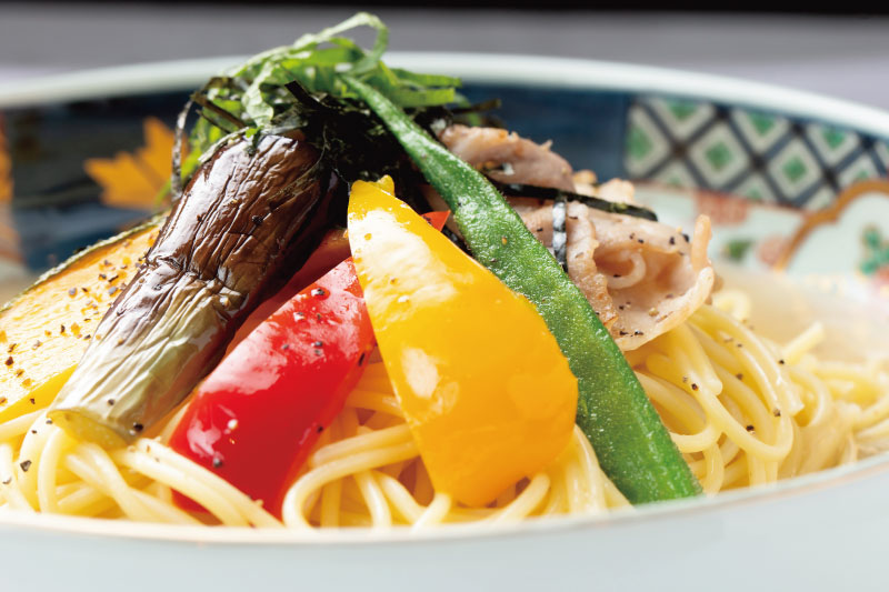 【料亭 深志楼】夏野菜と豚肉の信州味噌スープパスタ