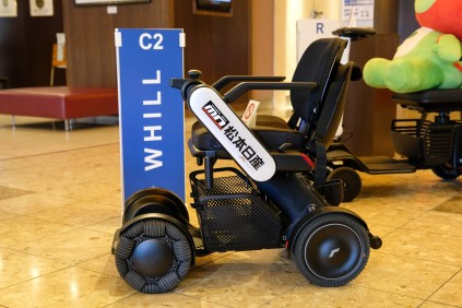 WHILL MODEL C2　テクノロジー満載のプレミアムモデル